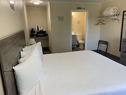 The Coastal Inn and Suites