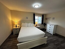 The Coastal Inn and Suites