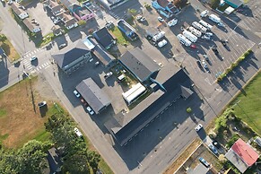 The Coastal Inn and Suites