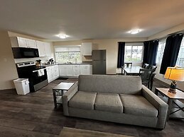 The Coastal Inn and Suites