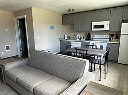 The Coastal Inn and Suites