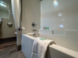 The Coastal Inn and Suites