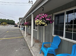 The Coastal Inn and Suites