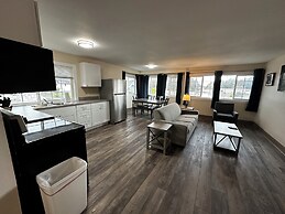 The Coastal Inn and Suites