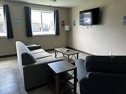 The Coastal Inn and Suites