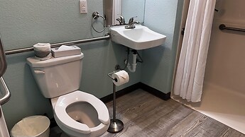 The Coastal Inn and Suites