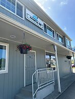 The Coastal Inn and Suites