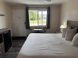 The Coastal Inn and Suites