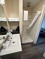 The Coastal Inn and Suites