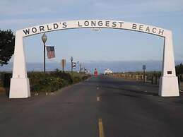 The Coastal Inn and Suites