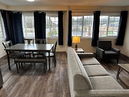 The Coastal Inn and Suites