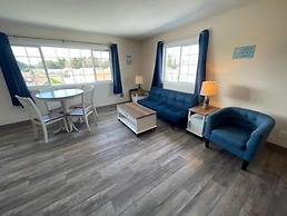 The Coastal Inn and Suites