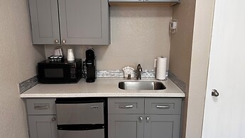 The Coastal Inn and Suites