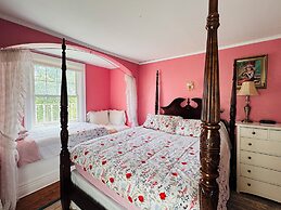 Chestnut Inn Bed and Breakfast