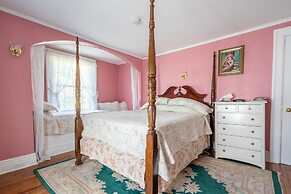 Chestnut Inn Bed and Breakfast