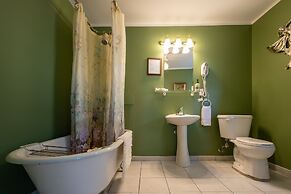 Chestnut Inn Bed and Breakfast