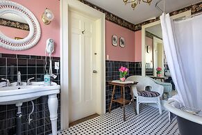 Chestnut Inn Bed and Breakfast