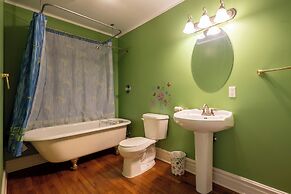 Chestnut Inn Bed and Breakfast