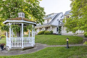 Chestnut Inn Bed and Breakfast