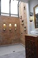 Tharaburi Resort Sukhothai