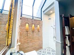 Tharaburi Resort Sukhothai