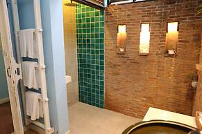 Tharaburi Resort Sukhothai