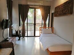 Tharaburi Resort Sukhothai