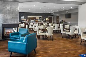 Home Inn and Suites Regina Airport