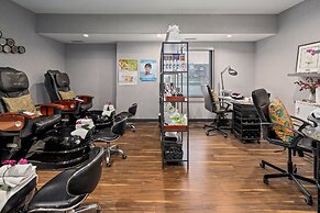 Home Inn and Suites Regina Airport