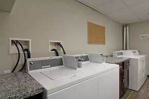 Home Inn and Suites Regina Airport