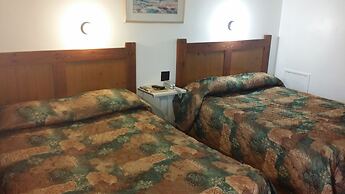 Pleasant Manor Motel