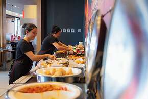 Ibis Guaratinguetá Aparecida
