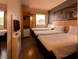 Ibis Guaratinguetá Aparecida