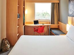 Ibis Guaratinguetá Aparecida