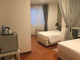 Ratchadamnoen Residence