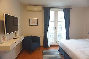 Ratchadamnoen Residence