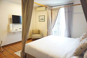 Ratchadamnoen Residence