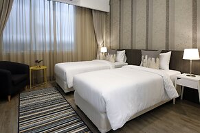 Ratchadamnoen Residence