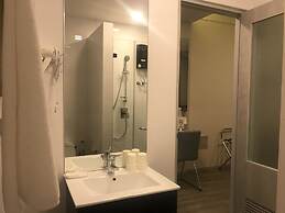 Ratchadamnoen Residence