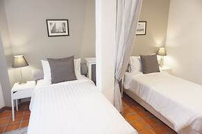 Ratchadamnoen Residence