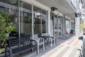 Ratchadamnoen Residence