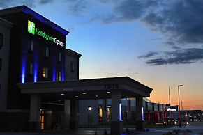 Holiday Inn Express & Suites Omaha South - Ralston Arena by IHG