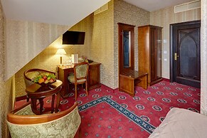 Atlas Deluxe
