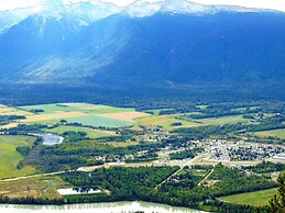 Travelodge by Wyndham McBride