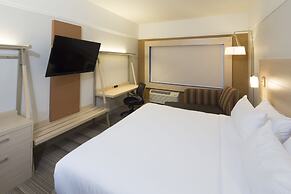 Holiday Inn Express & Suites Rochester Hill - Detroit Area by IHG