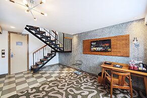 The 1O1 Bandung Dago