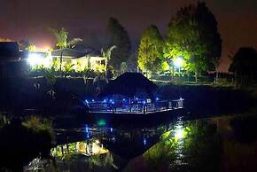 Emahlathini Guest & Monkey Farm