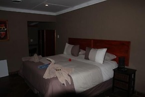 Emahlathini Guest & Monkey Farm