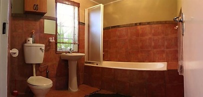 Emahlathini Guest & Monkey Farm