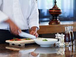 The Lake Garden Hotel Nay Pyi Taw - MGallery Collection